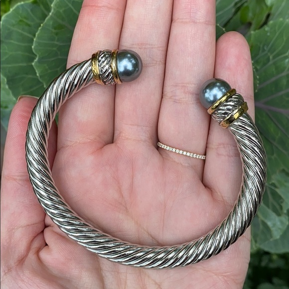 Cute Cable Cuff - Picture 5 of 11